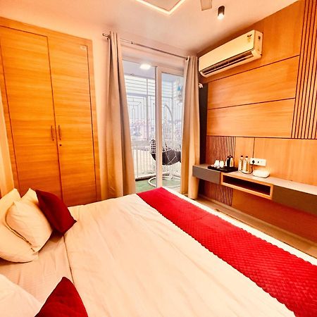 Pearl Grand Boutique Cottage In Omaxe Anandam Vrindavan - #Premium Ac Rooms With Balcony #Big Parking #Lift #Garden #Peaceful Area #Near Prem Mandir #Property Of The Year #Most Awarded Екстер'єр фото