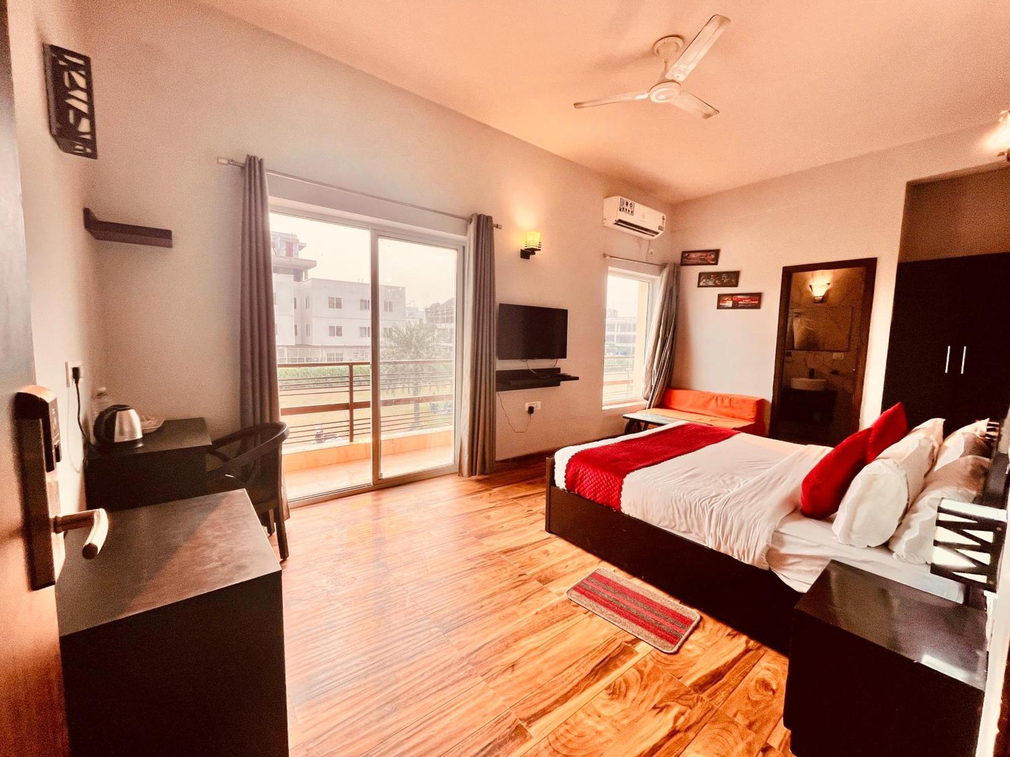 Pearl Grand Boutique Cottage In Omaxe Anandam Vrindavan - #Premium Ac Rooms With Balcony #Big Parking #Lift #Garden #Peaceful Area #Near Prem Mandir #Property Of The Year #Most Awarded Екстер'єр фото