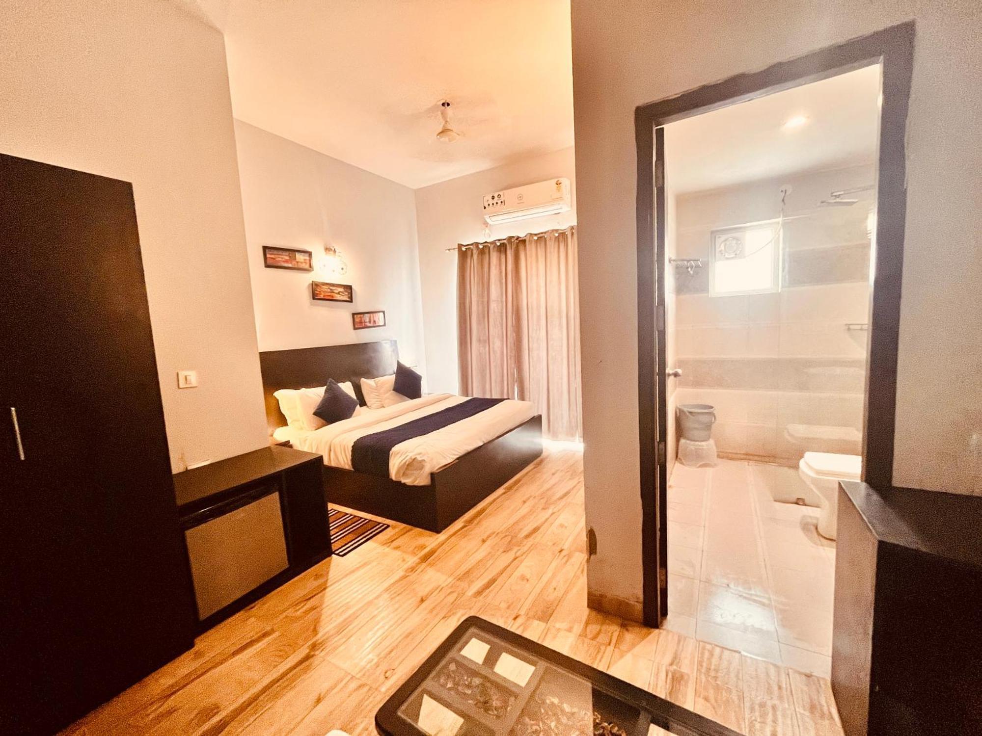 Pearl Grand Boutique Cottage In Omaxe Anandam Vrindavan - #Premium Ac Rooms With Balcony #Big Parking #Lift #Garden #Peaceful Area #Near Prem Mandir #Property Of The Year #Most Awarded Екстер'єр фото