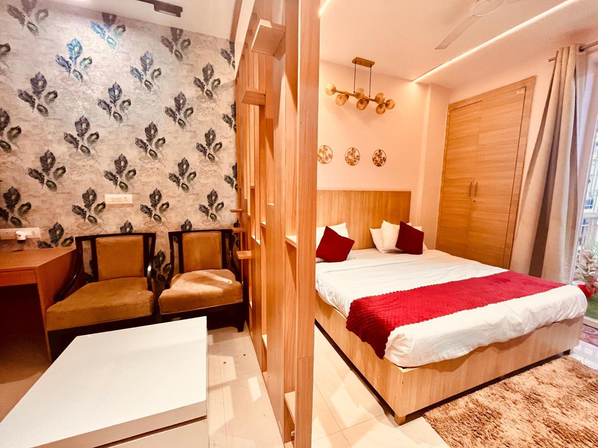 Pearl Grand Boutique Cottage In Omaxe Anandam Vrindavan - #Premium Ac Rooms With Balcony #Big Parking #Lift #Garden #Peaceful Area #Near Prem Mandir #Property Of The Year #Most Awarded Екстер'єр фото