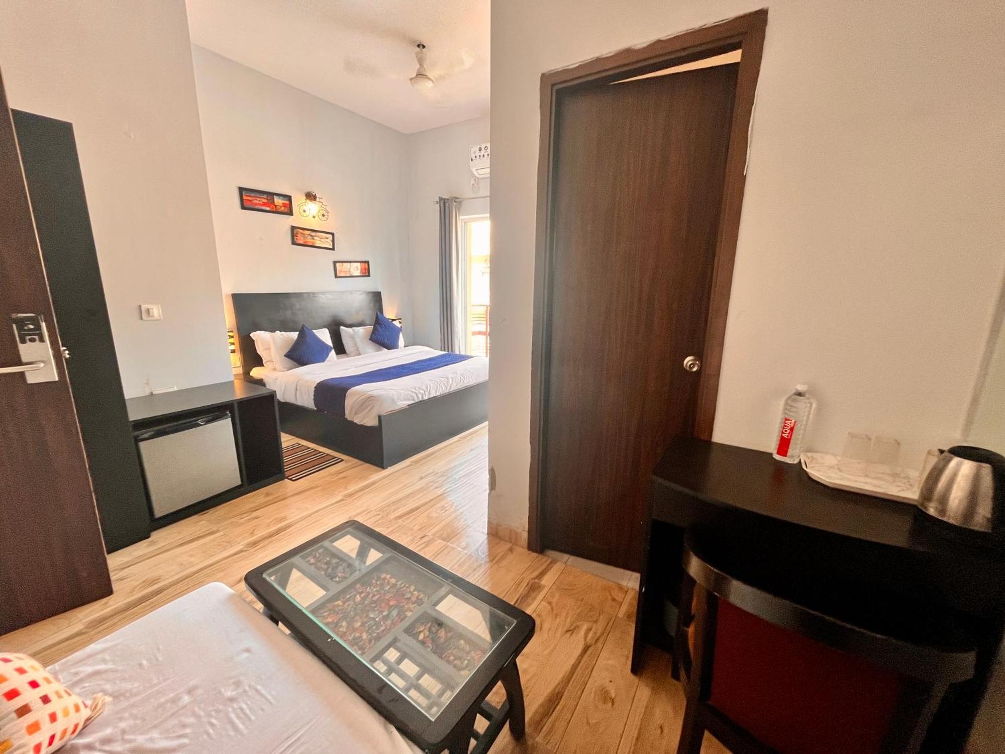 Pearl Grand Boutique Cottage In Omaxe Anandam Vrindavan - #Premium Ac Rooms With Balcony #Big Parking #Lift #Garden #Peaceful Area #Near Prem Mandir #Property Of The Year #Most Awarded Екстер'єр фото