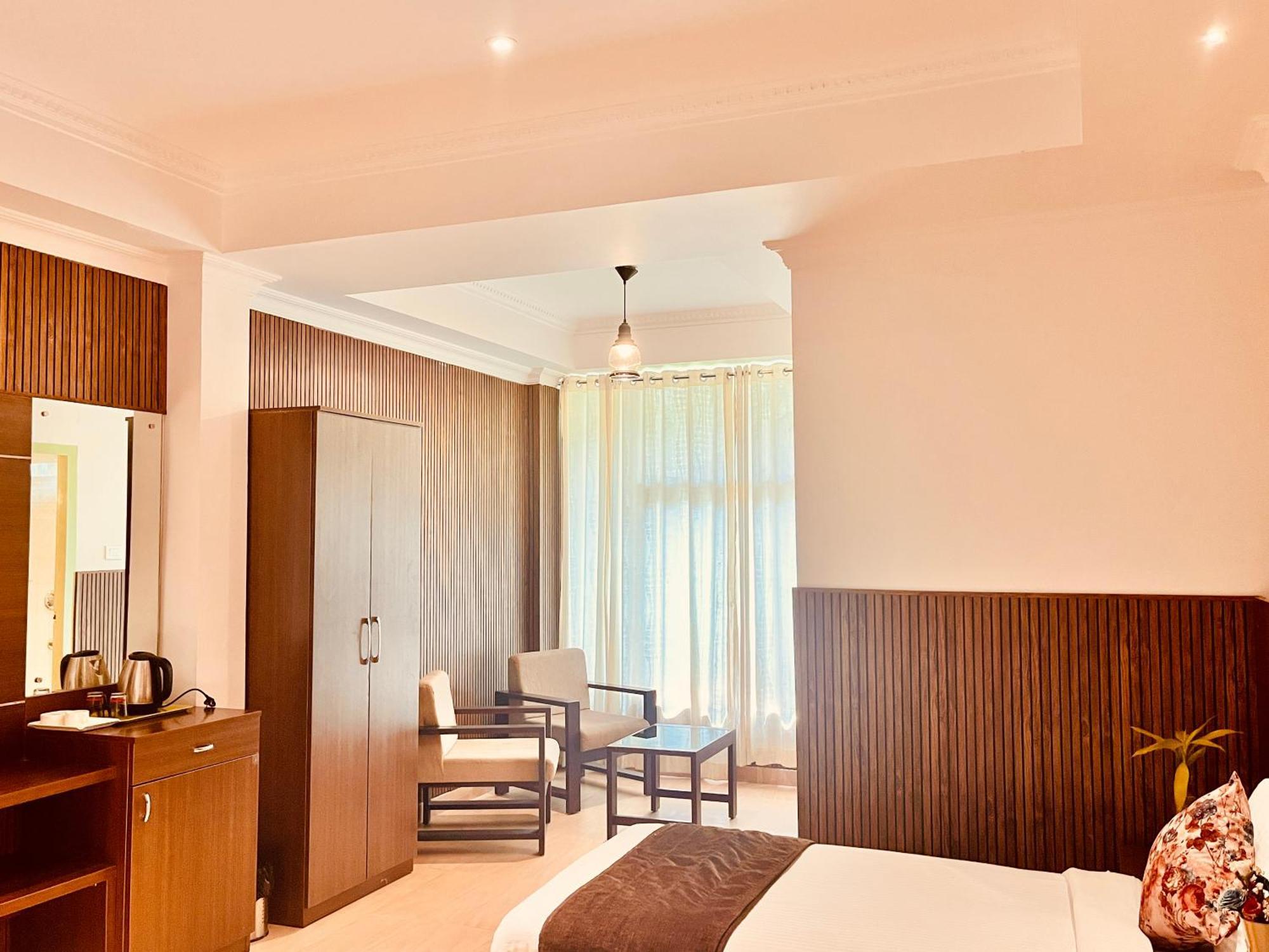Pearl Grand Boutique Cottage In Omaxe Anandam Vrindavan - #Premium Ac Rooms With Balcony #Big Parking #Lift #Garden #Peaceful Area #Near Prem Mandir #Property Of The Year #Most Awarded Екстер'єр фото