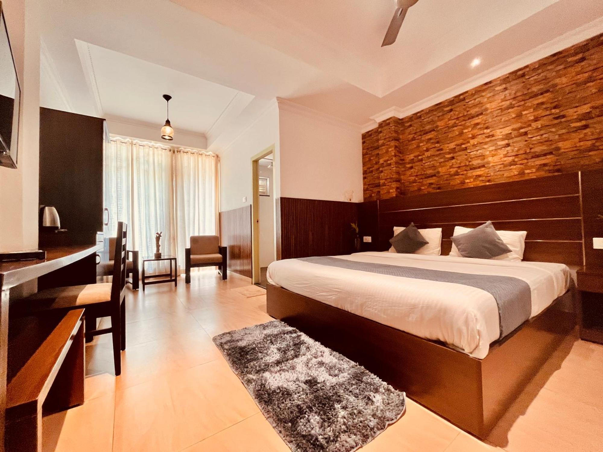 Pearl Grand Boutique Cottage In Omaxe Anandam Vrindavan - #Premium Ac Rooms With Balcony #Big Parking #Lift #Garden #Peaceful Area #Near Prem Mandir #Property Of The Year #Most Awarded Екстер'єр фото