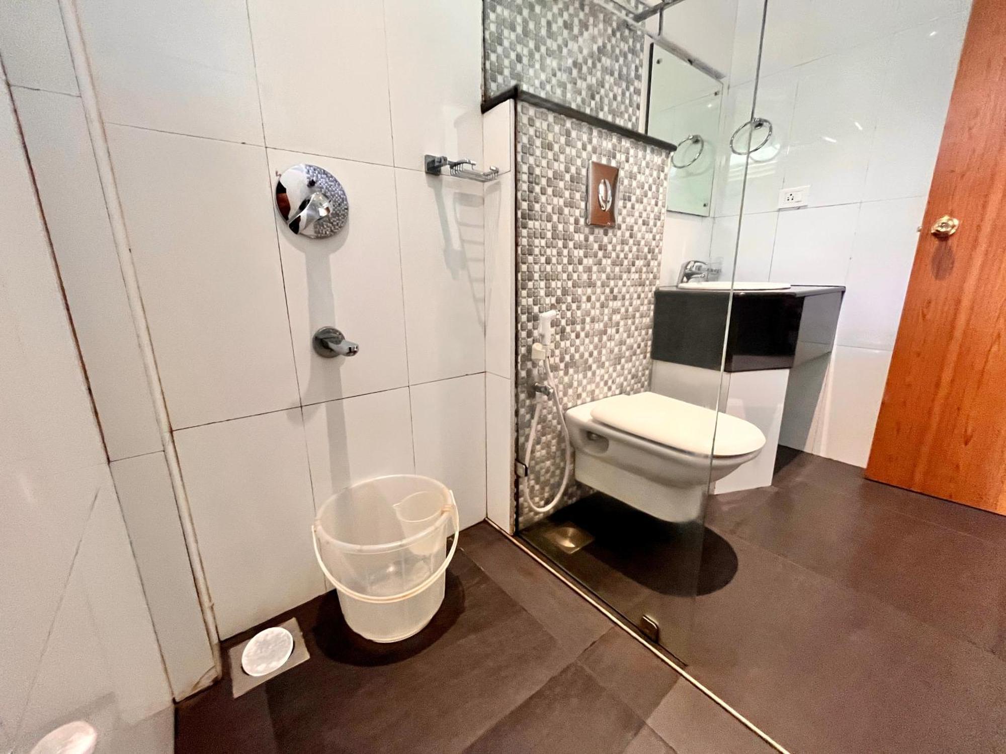 Pearl Grand Boutique Cottage In Omaxe Anandam Vrindavan - #Premium Ac Rooms With Balcony #Big Parking #Lift #Garden #Peaceful Area #Near Prem Mandir #Property Of The Year #Most Awarded Екстер'єр фото