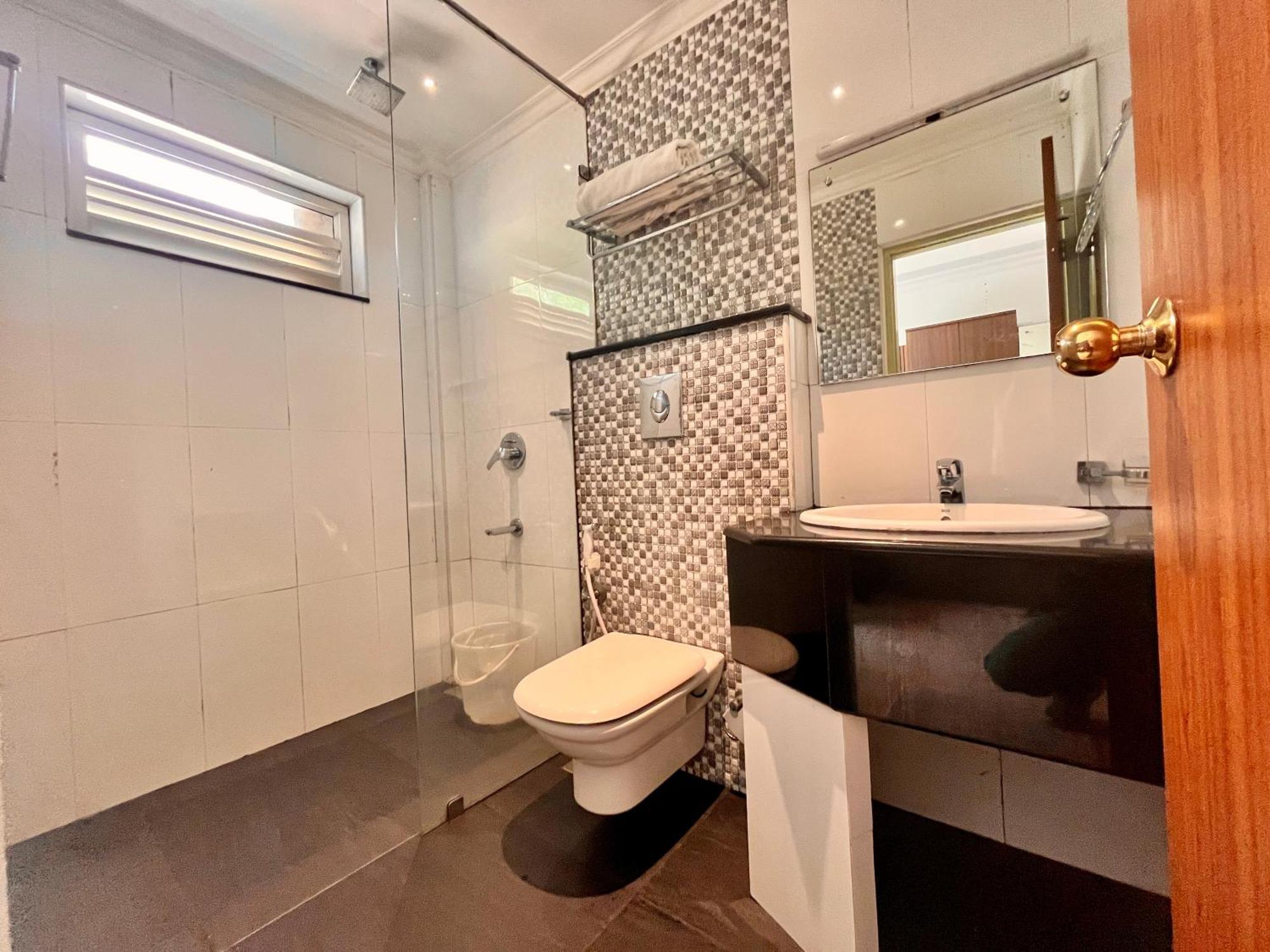 Pearl Grand Boutique Cottage In Omaxe Anandam Vrindavan - #Premium Ac Rooms With Balcony #Big Parking #Lift #Garden #Peaceful Area #Near Prem Mandir #Property Of The Year #Most Awarded Екстер'єр фото