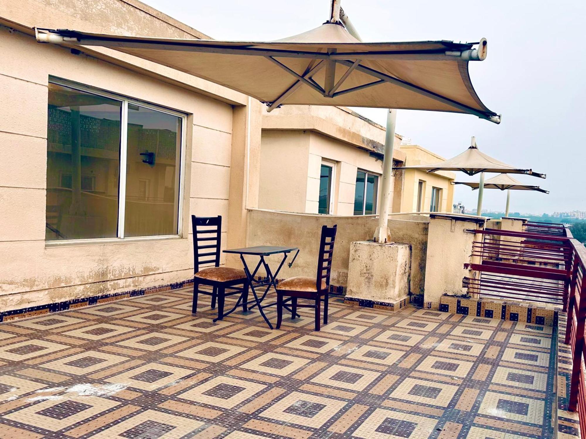 Pearl Grand Boutique Cottage In Omaxe Anandam Vrindavan - #Premium Ac Rooms With Balcony #Big Parking #Lift #Garden #Peaceful Area #Near Prem Mandir #Property Of The Year #Most Awarded Екстер'єр фото