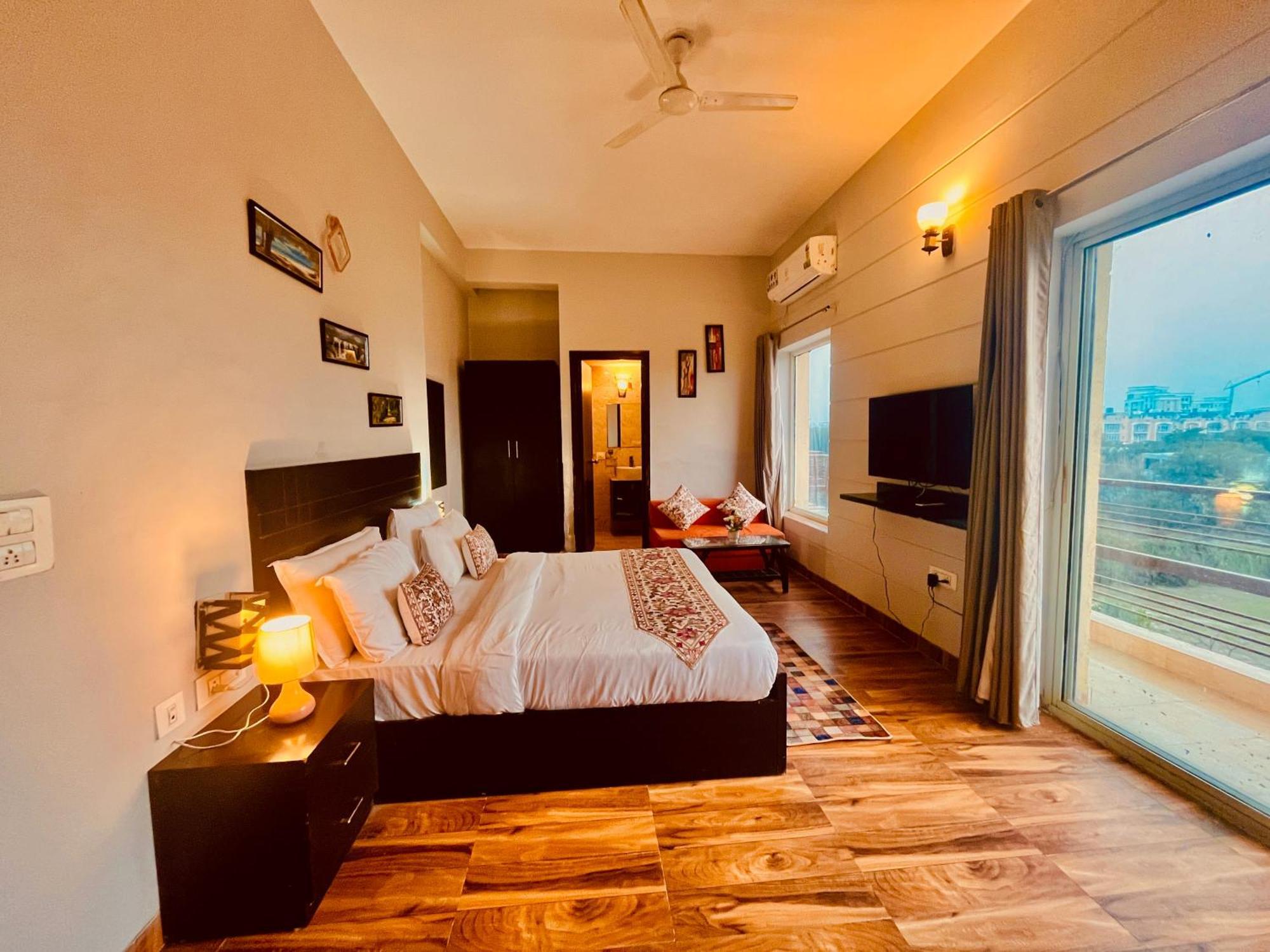 Pearl Grand Boutique Cottage In Omaxe Anandam Vrindavan - #Premium Ac Rooms With Balcony #Big Parking #Lift #Garden #Peaceful Area #Near Prem Mandir #Property Of The Year #Most Awarded Екстер'єр фото